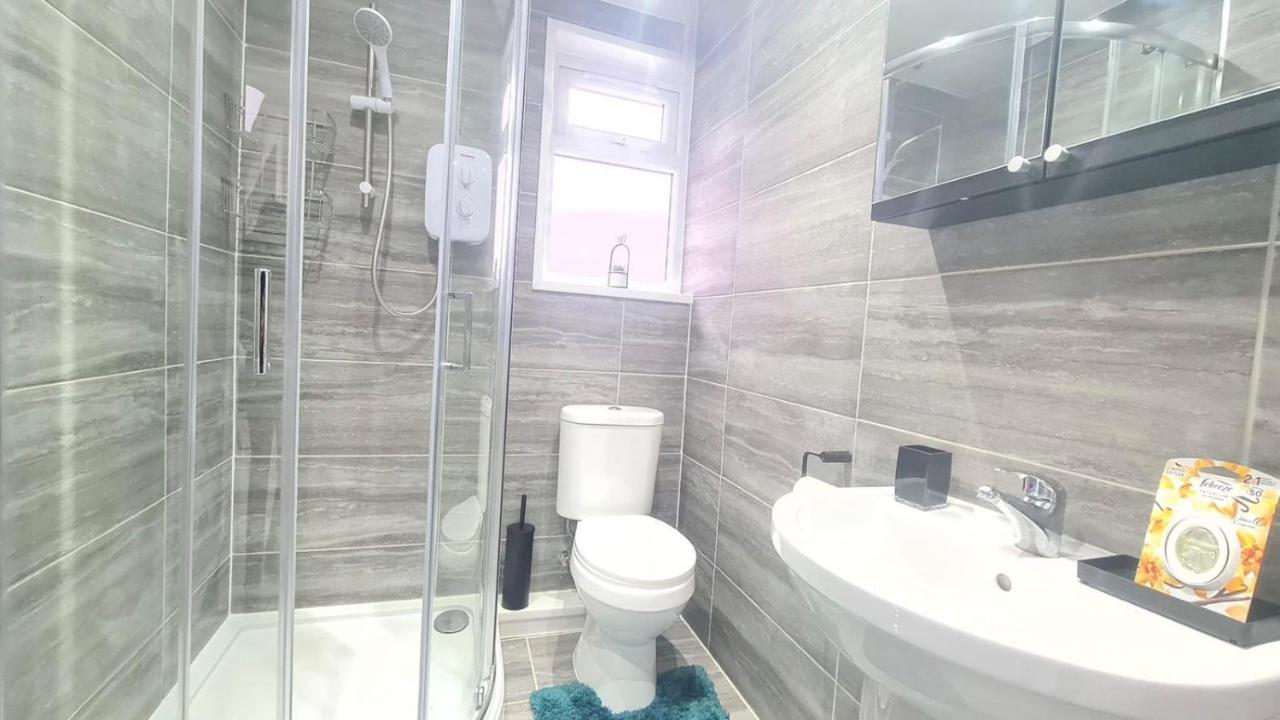 Spacious Private Room In Manor Park London Luaran gambar